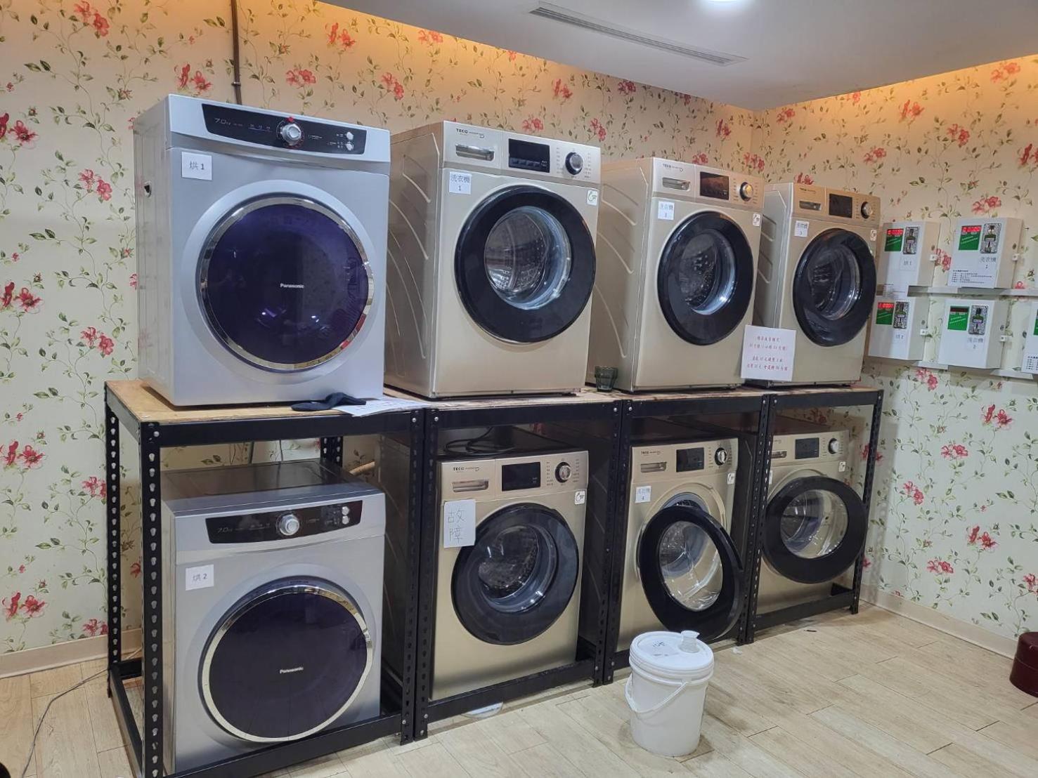 Hotel Champs Elysees Taichung Buitenkant foto