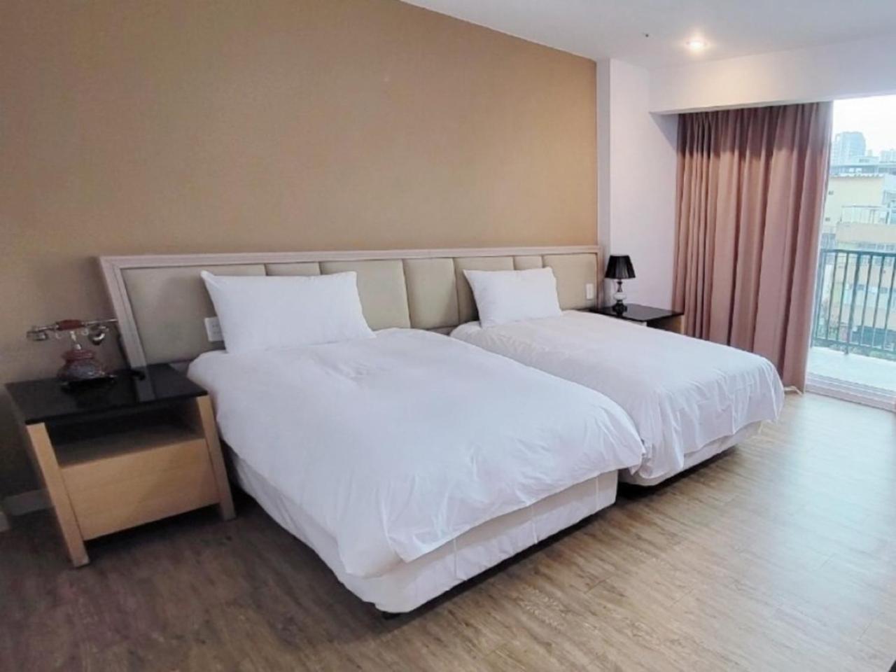 Hotel Champs Elysees Taichung Buitenkant foto