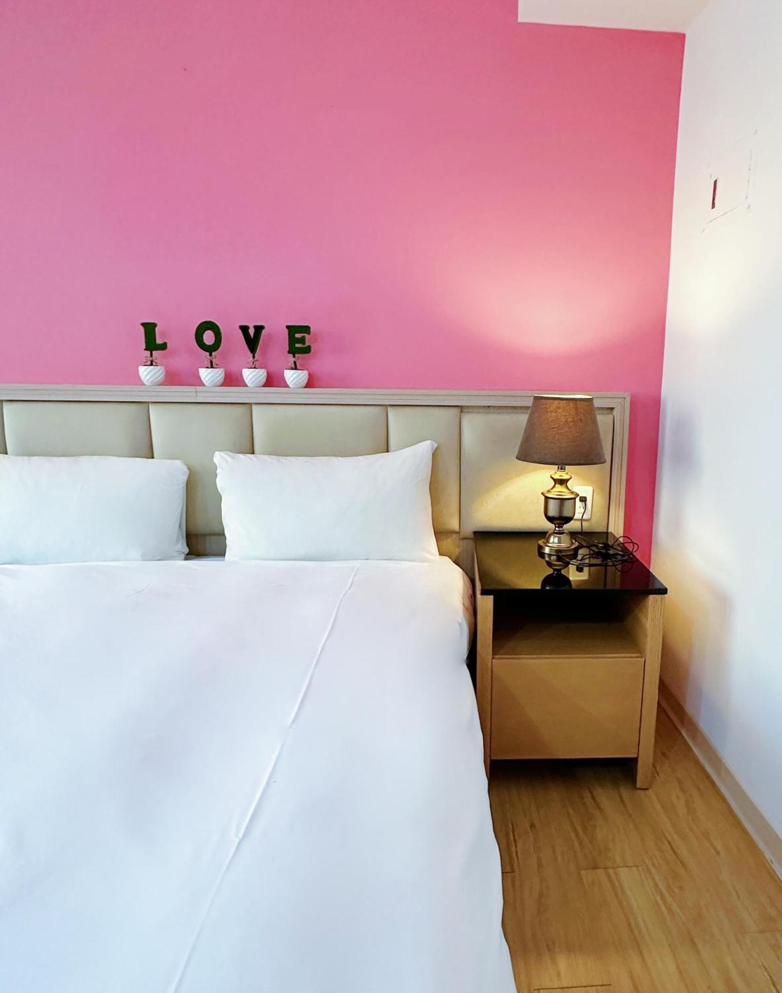 Hotel Champs Elysees Taichung Buitenkant foto