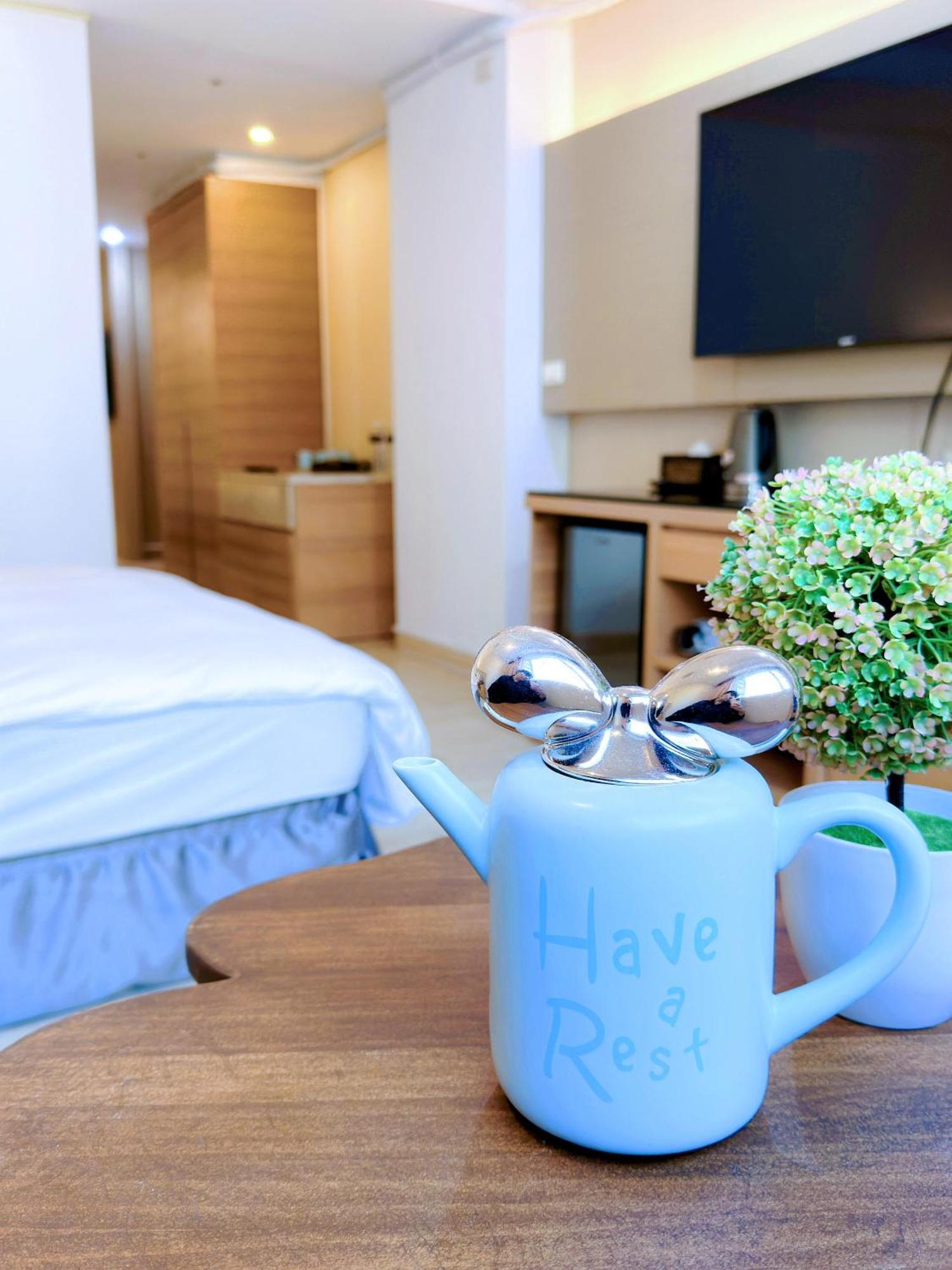Hotel Champs Elysees Taichung Buitenkant foto