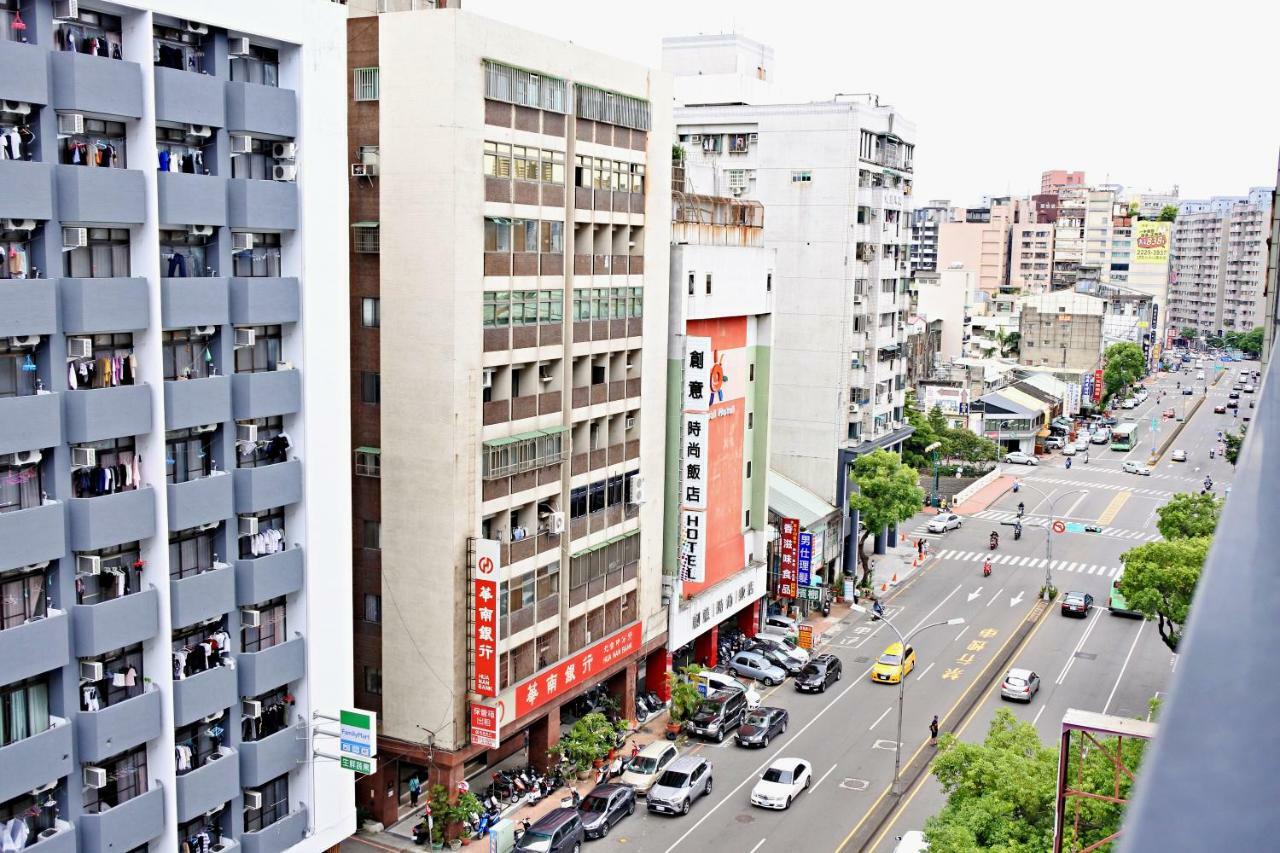 Hotel Champs Elysees Taichung Buitenkant foto