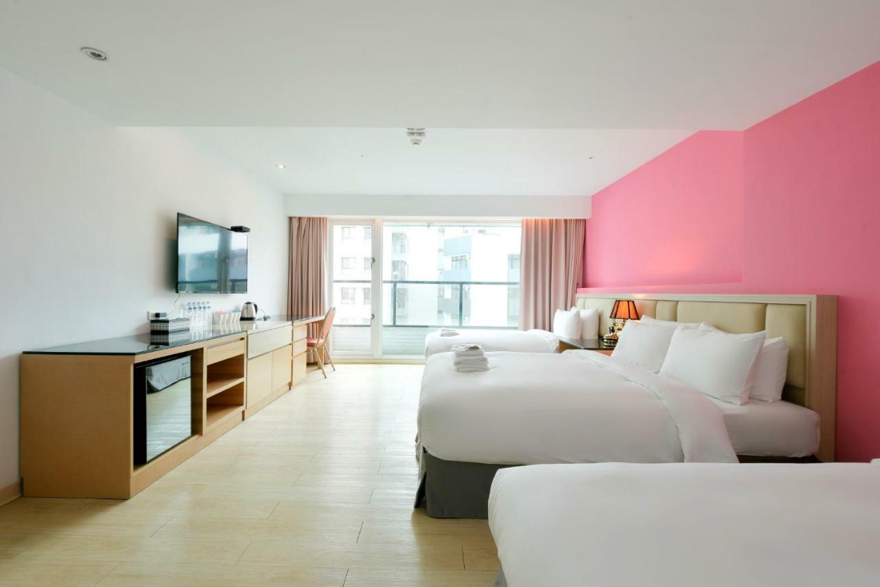 Hotel Champs Elysees Taichung Buitenkant foto