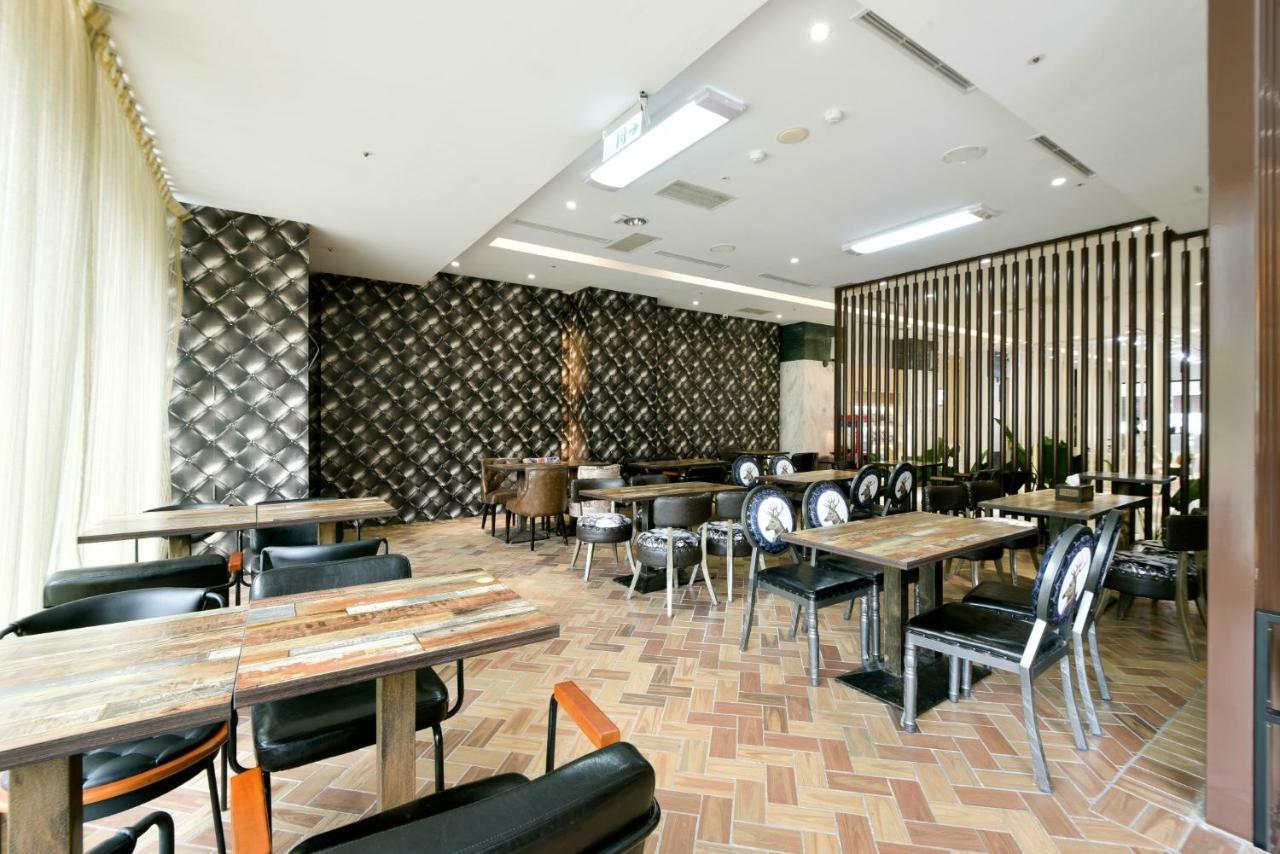 Hotel Champs Elysees Taichung Buitenkant foto