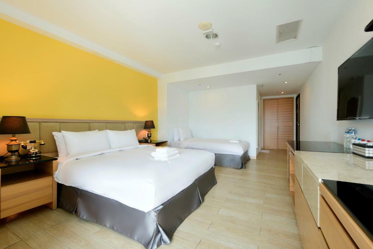 Hotel Champs Elysees Taichung Buitenkant foto