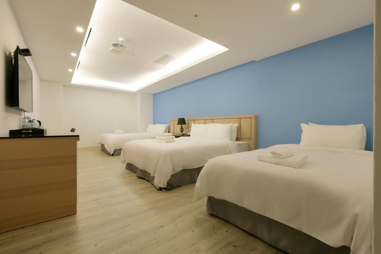 Hotel Champs Elysees Taichung Buitenkant foto